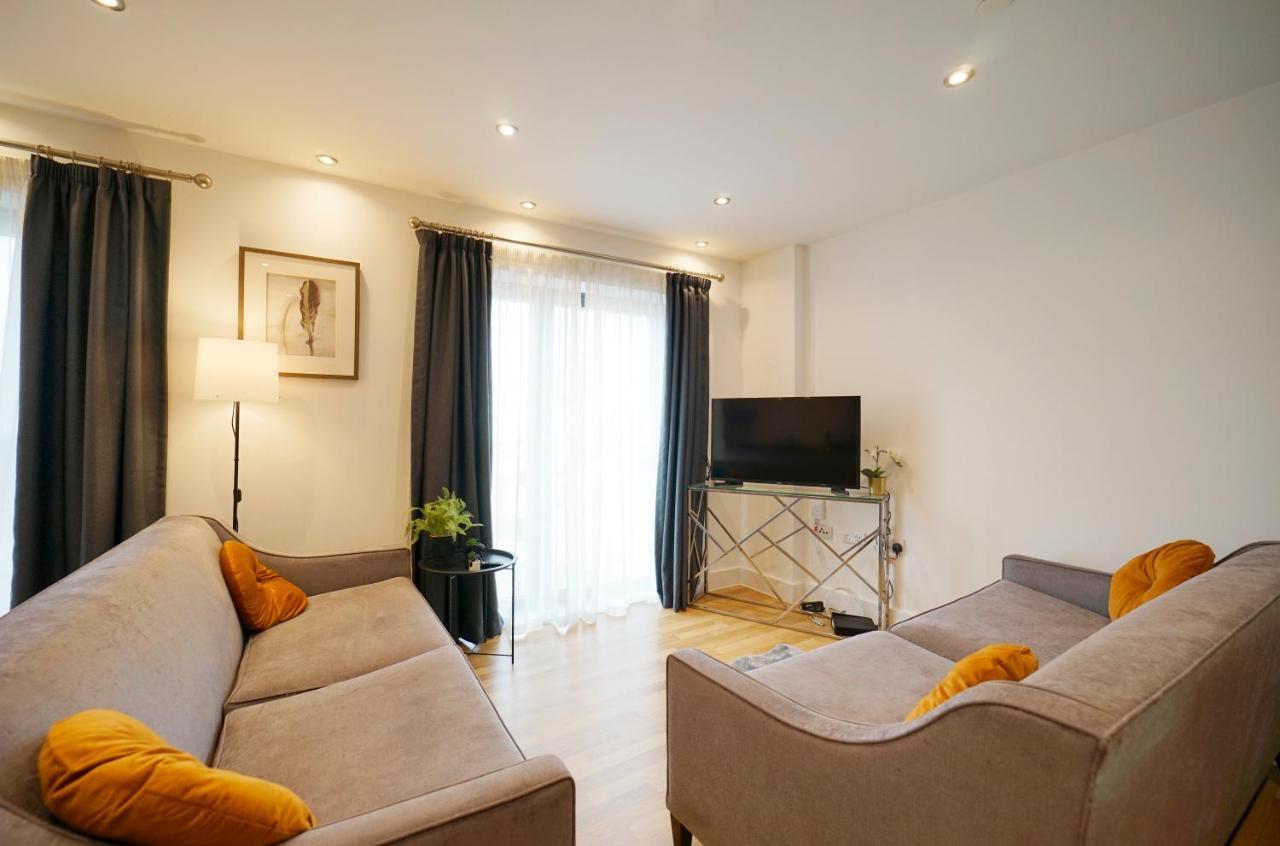 Modern 2 Bed Apartment With Juliet Balcony - Dhb Stays リーズ エクステリア 写真