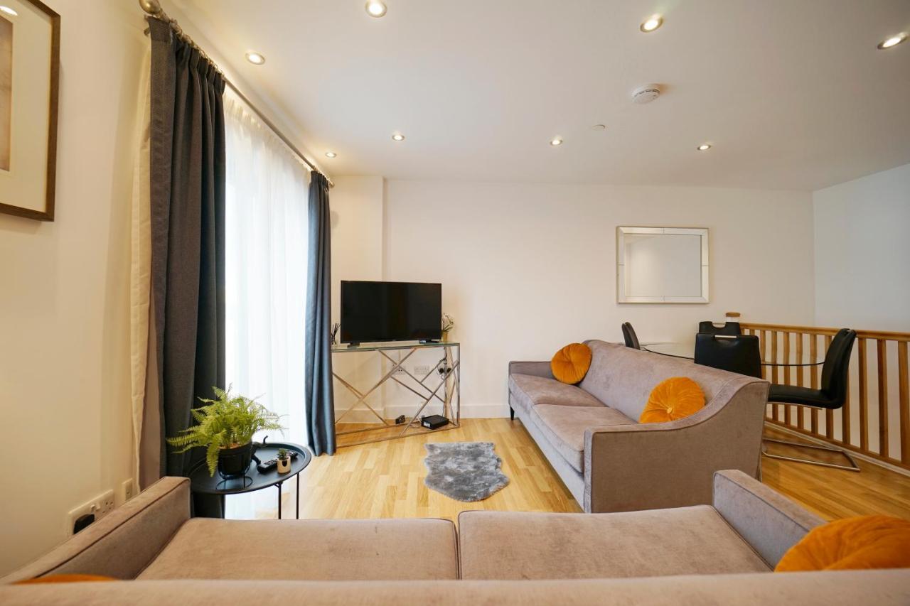 Modern 2 Bed Apartment With Juliet Balcony - Dhb Stays リーズ エクステリア 写真